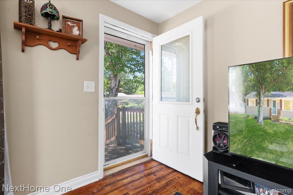 418 N HOWARD, Webberville, MI 48892 — Photo 3