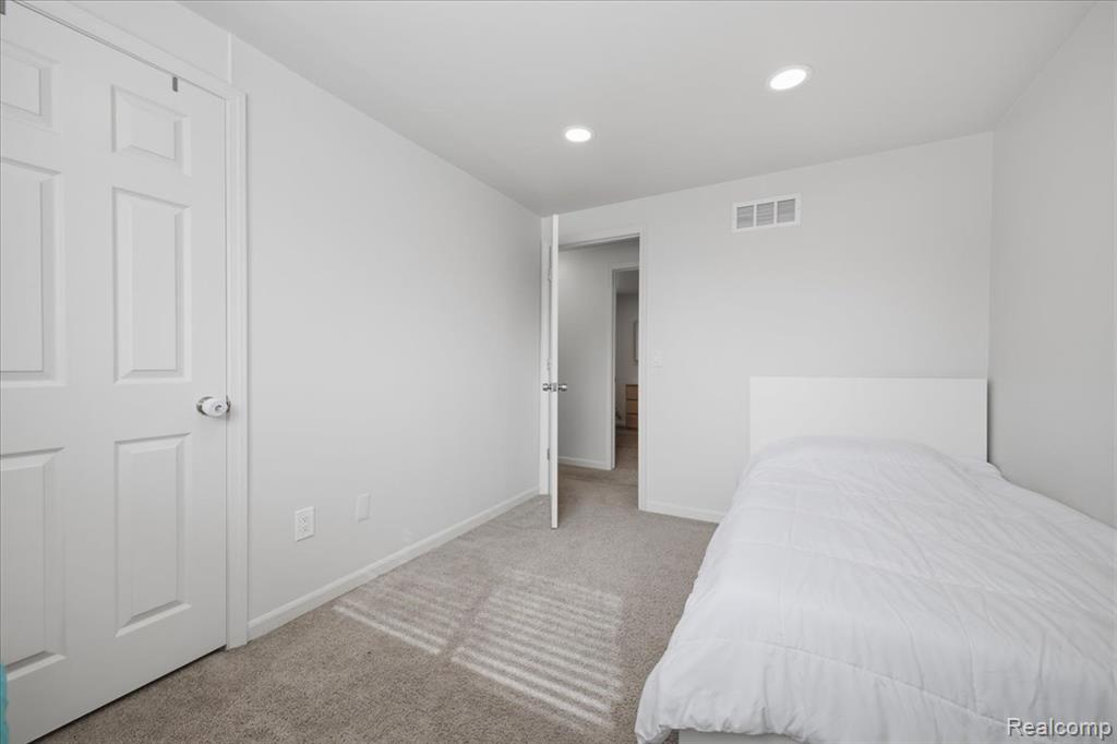42151 Jason Drive, Clinton Twp, MI 48038 — Photo 16