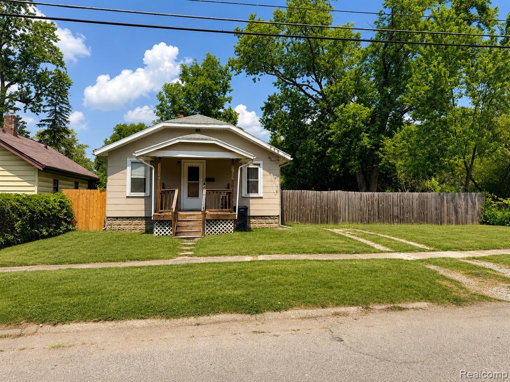 926 Clinton Street, Flint, MI 48507
