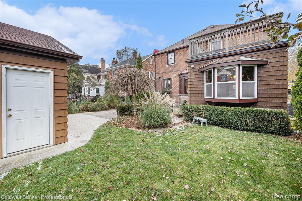 1358 Harvard Road, Grosse Pointe Park, MI 48230 — Photo 39