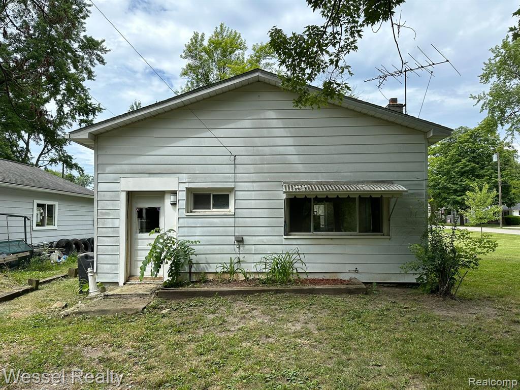 107 N LESTER Street, Capac, MI 48014 — Photo 2
