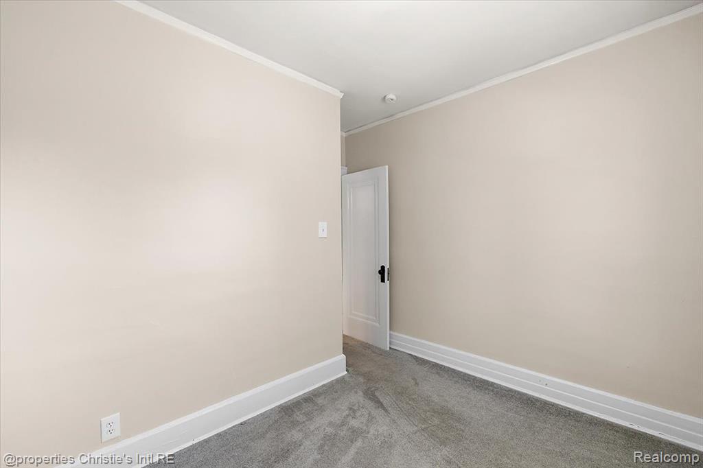 829 Beaconsfield Ave, Grosse Pointe Park, MI 48230 — Photo 30