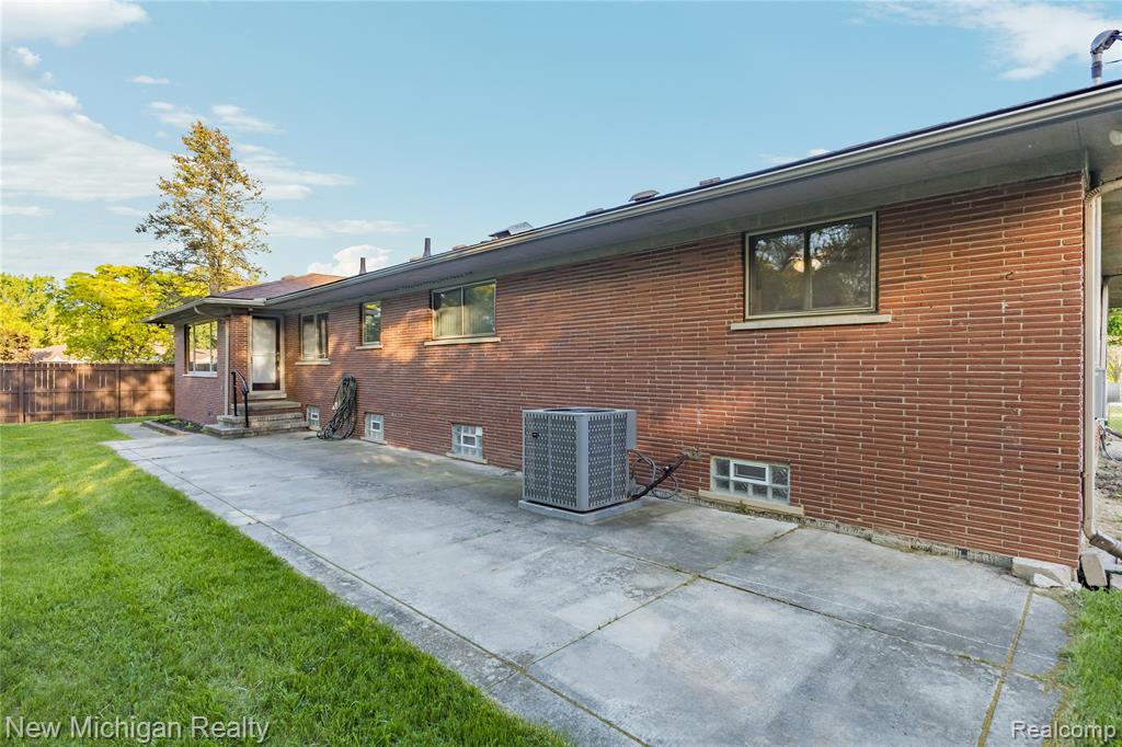 8359 Chicago Road, Warren, MI 48093 — Photo 63