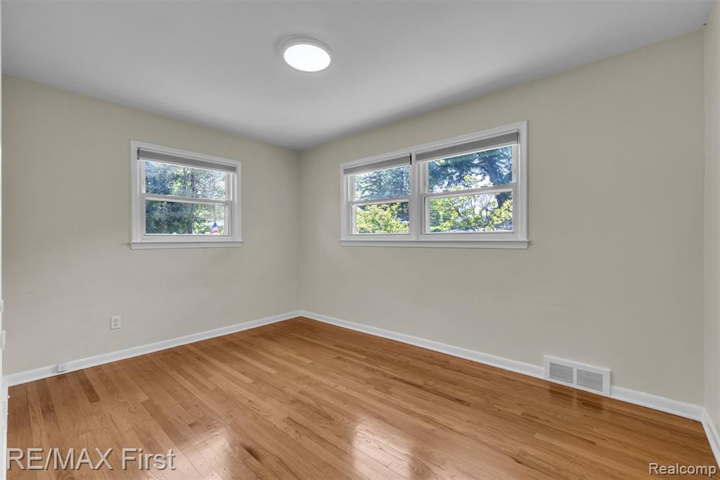 31923 Bella Vista Drive, Farmington, MI 48334 — Photo 15