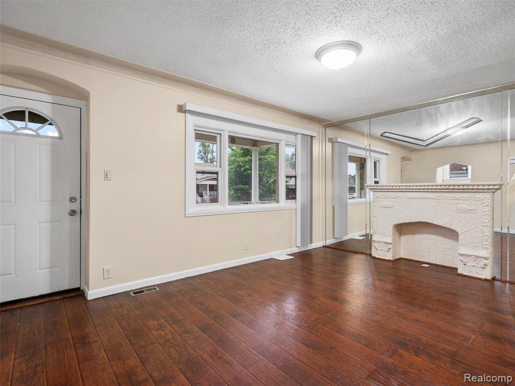 6010 HARTWELL Street, Dearborn, MI 48126 — Photo 20