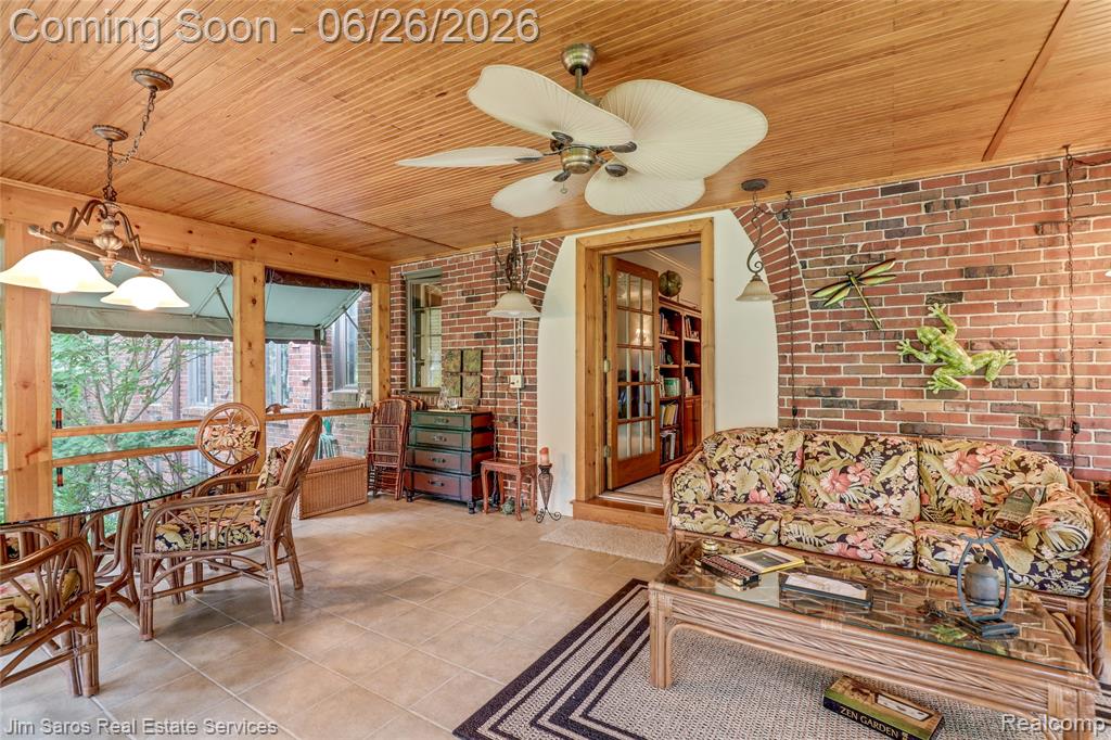 764 Harcourt Road, Grosse Pointe Park, MI 48230 — Photo 9