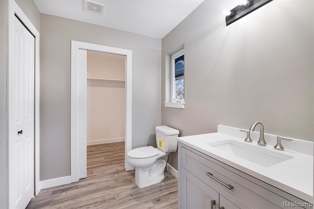 2417 EUGENE Street, Burton, MI 48519 — Photo 13
