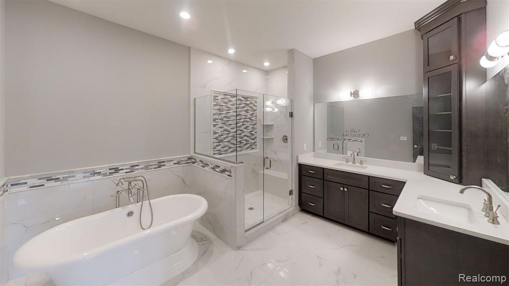 2515 Barberry Drive, 21, Shelby Twp, MI 48316 — Photo 11
