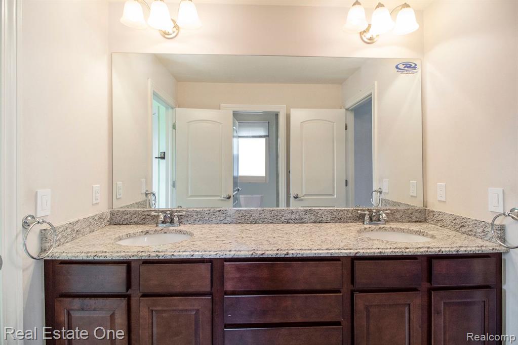 47466 VALENCIA Circle, Novi, MI — Photo 28