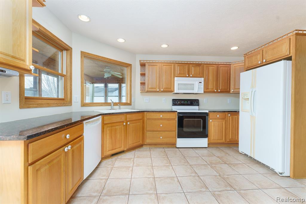 1052 E DEXTER Trail, Dansville, MI 48819 — Photo 24