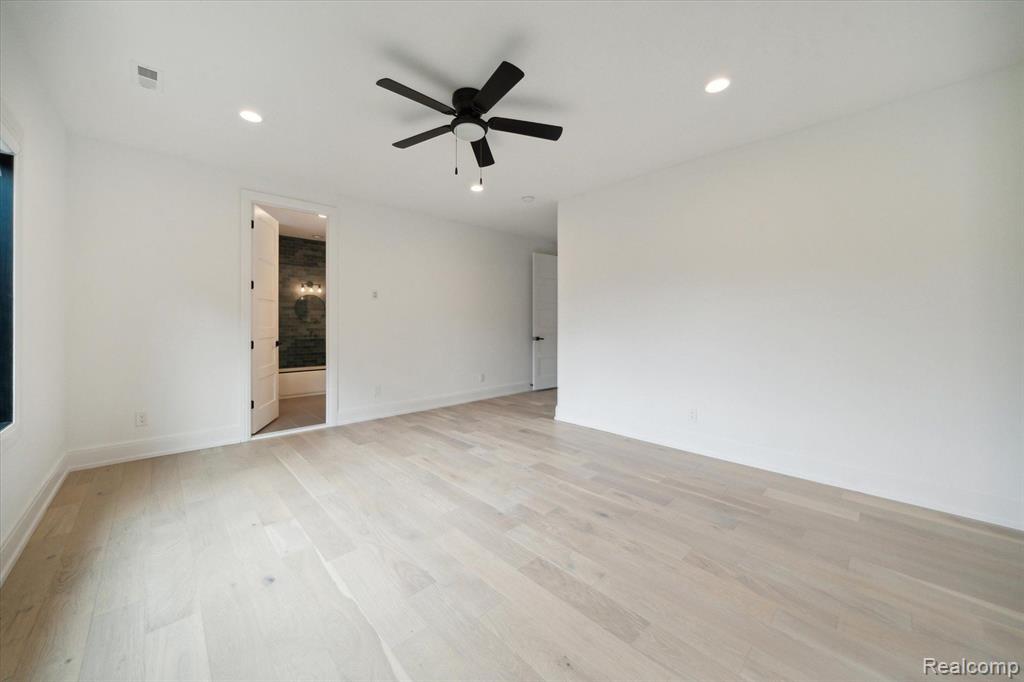 7450 PARKSTONE Lane, Bloomfield Hills, MI 48301 — Photo 55