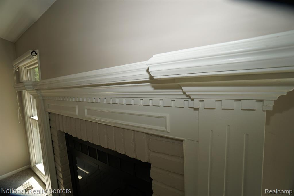 441 SANDALWOOD Drive, Rochester Hills, MI 48307 — Photo 4