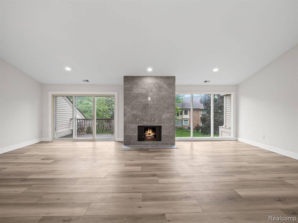 6943 Pebble Park Circle, West Bloomfield, MI — Photo 2
