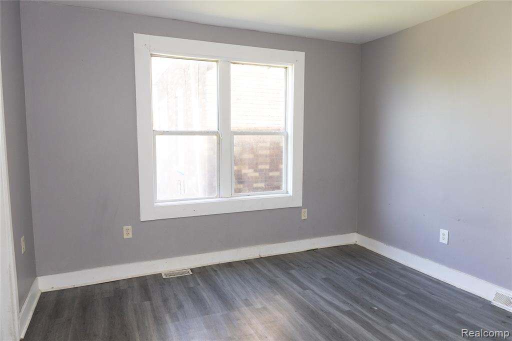 2441 Holbrook Street, Hamtramck, MI 48212 — Photo 24