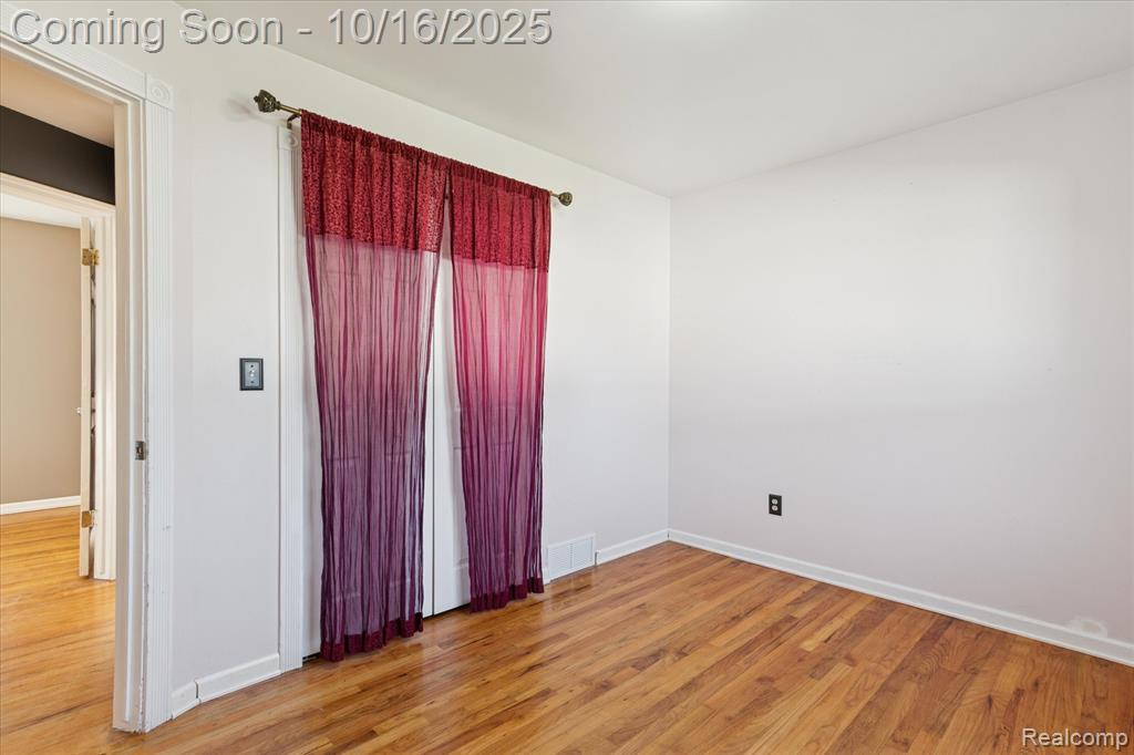 6439 Huntleigh Street, Garden City, MI — Photo 21