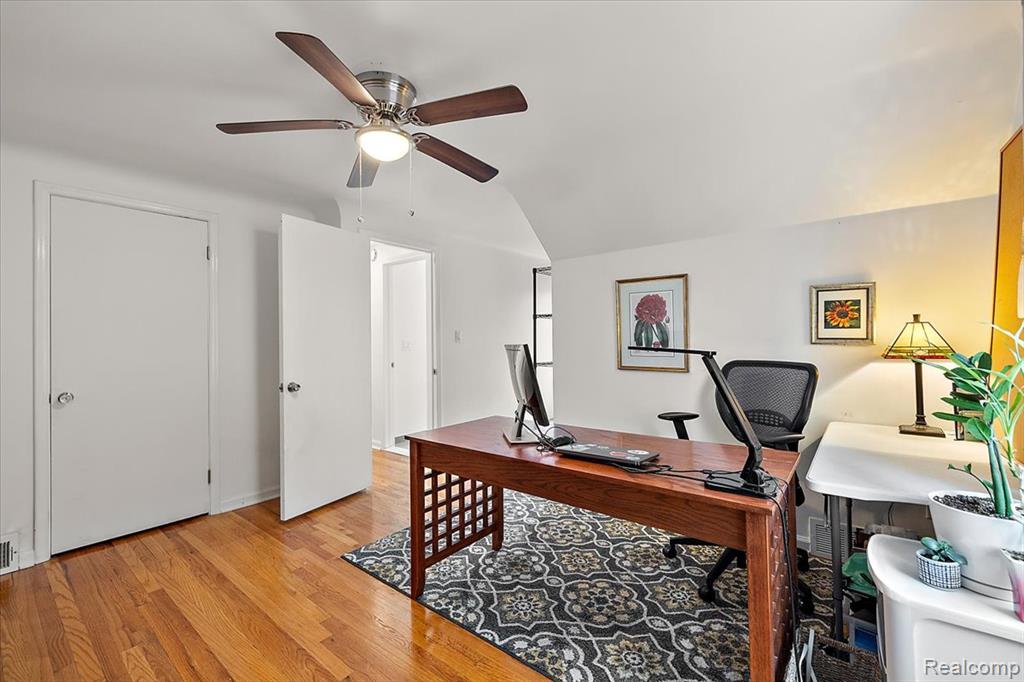 16244 Lauderdale Avenue, Beverly Hills, MI 48025 — Photo 35
