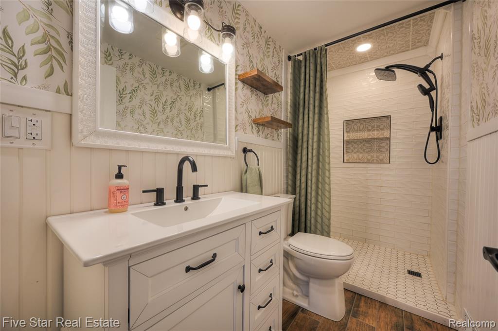 8421 Lagoon Street, Commerce Twp, MI 48382 — Photo 20