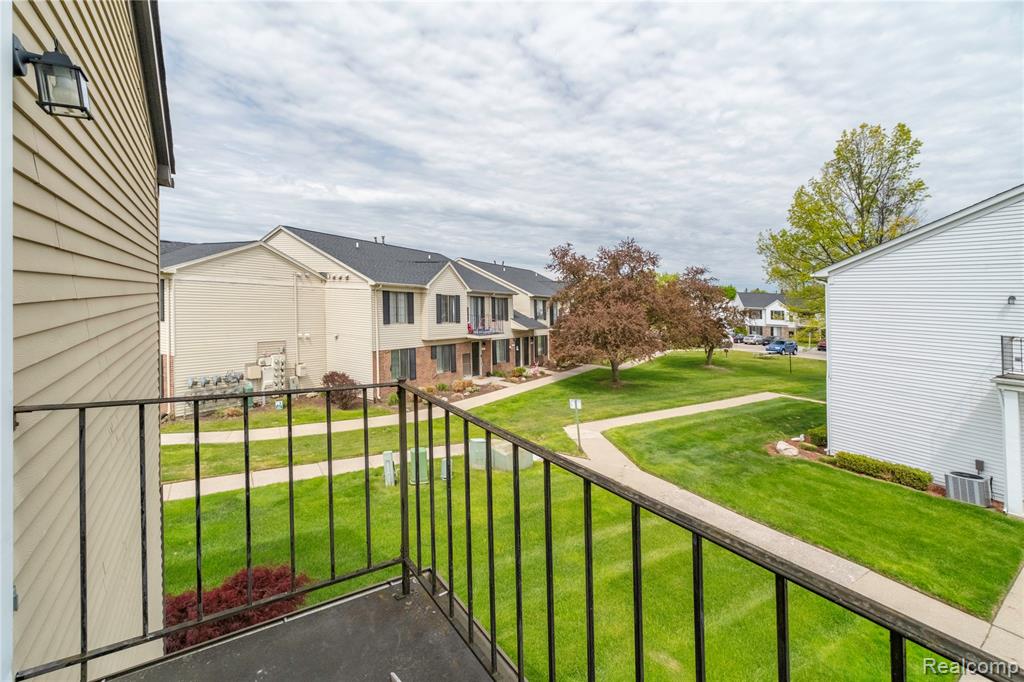 42564 Saratoga Road, 31, Canton, MI 48187 — Photo 5