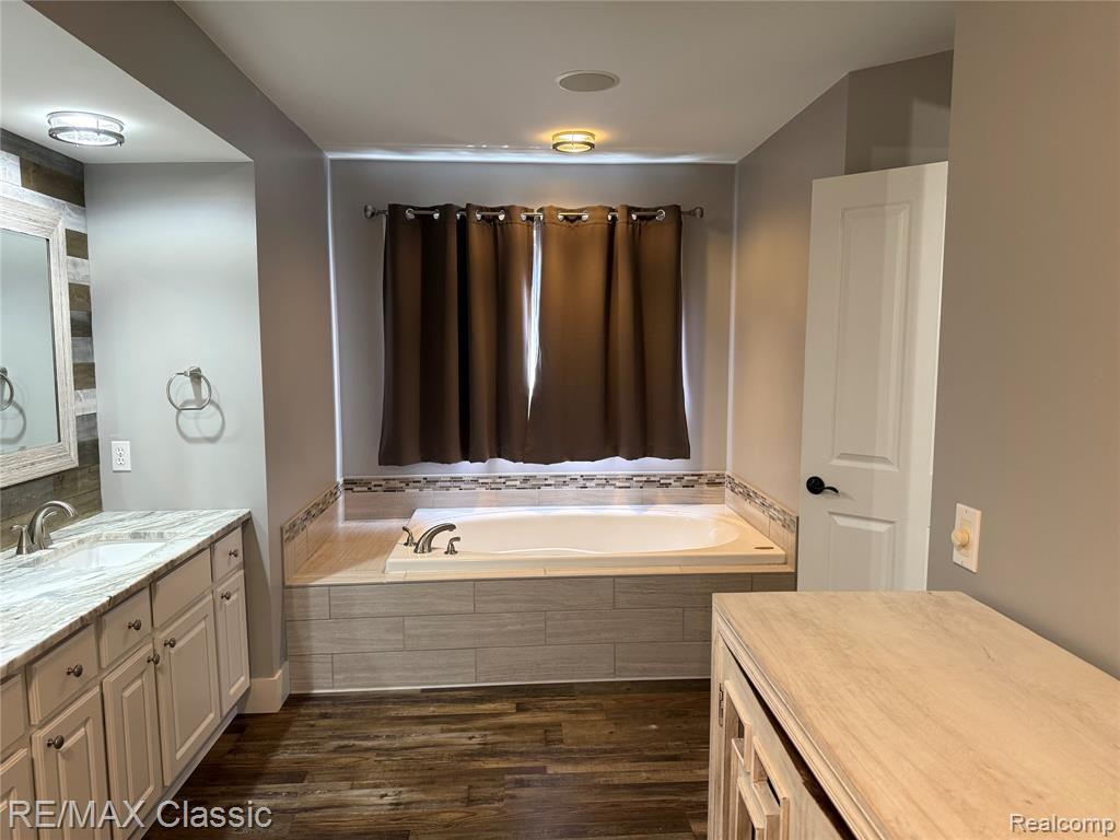 47272 Woodlong Drive, Canton, MI 48187 — Photo 38