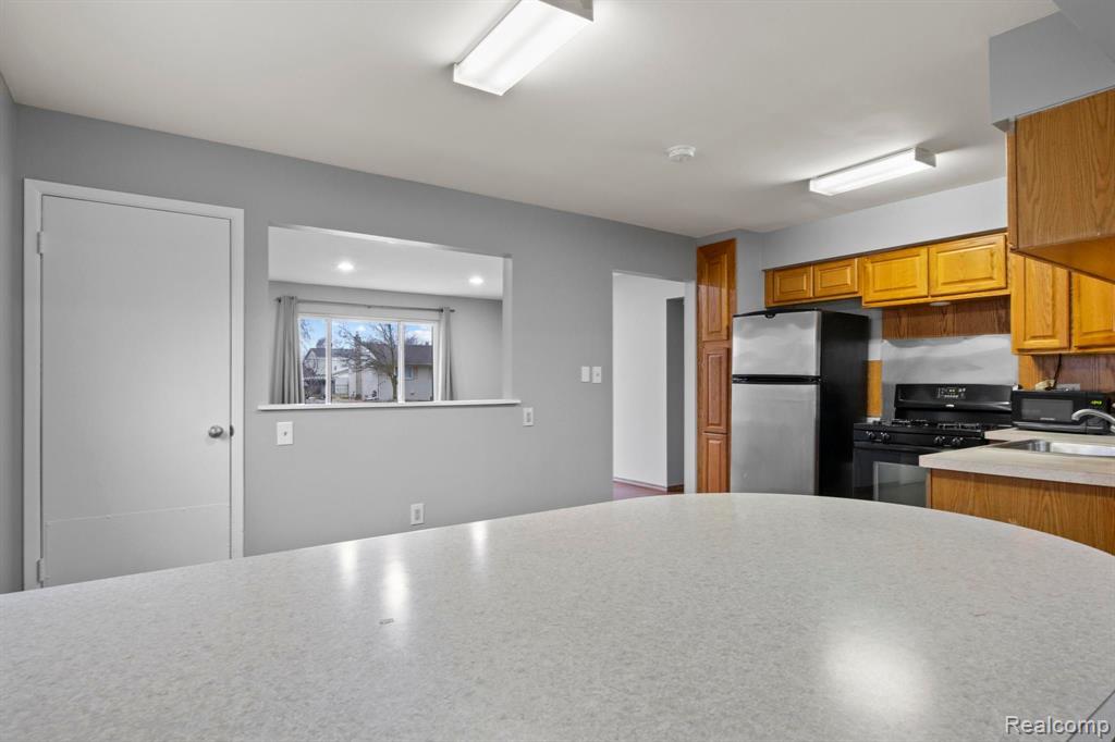 8426 Forrest Drive, Canton, MI 48187 — Photo 14