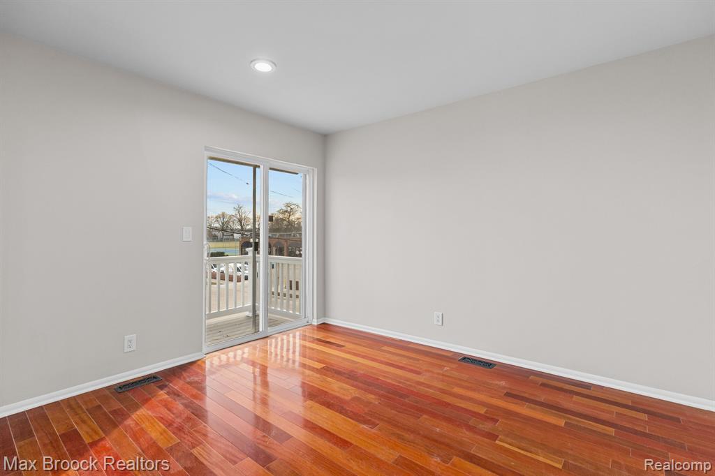 602 E LINCOLN Street, Birmingham, MI 48009 — Photo 11