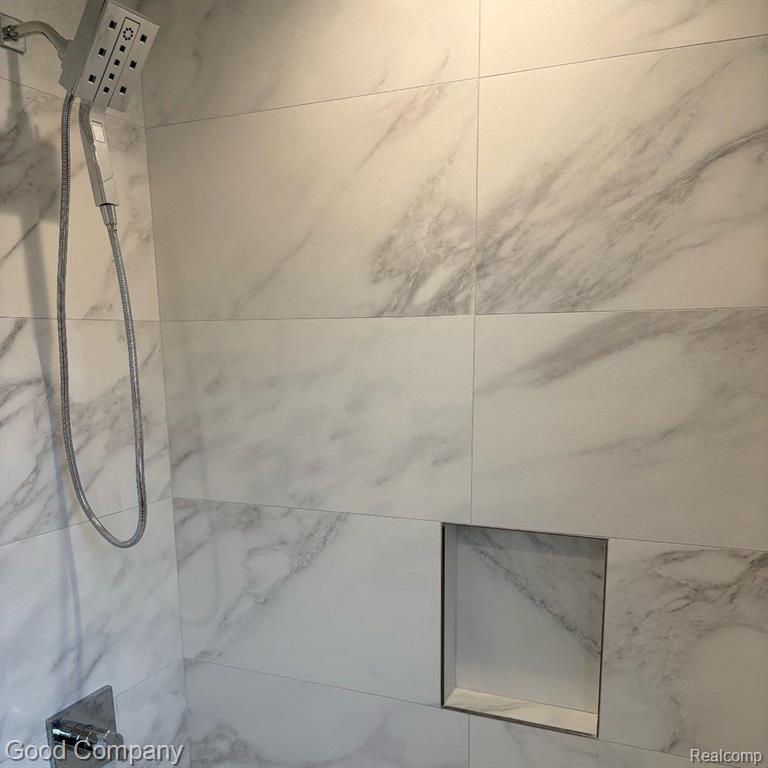 811 Magnolia Avenue, Royal Oak, MI 48073 — Photo 19