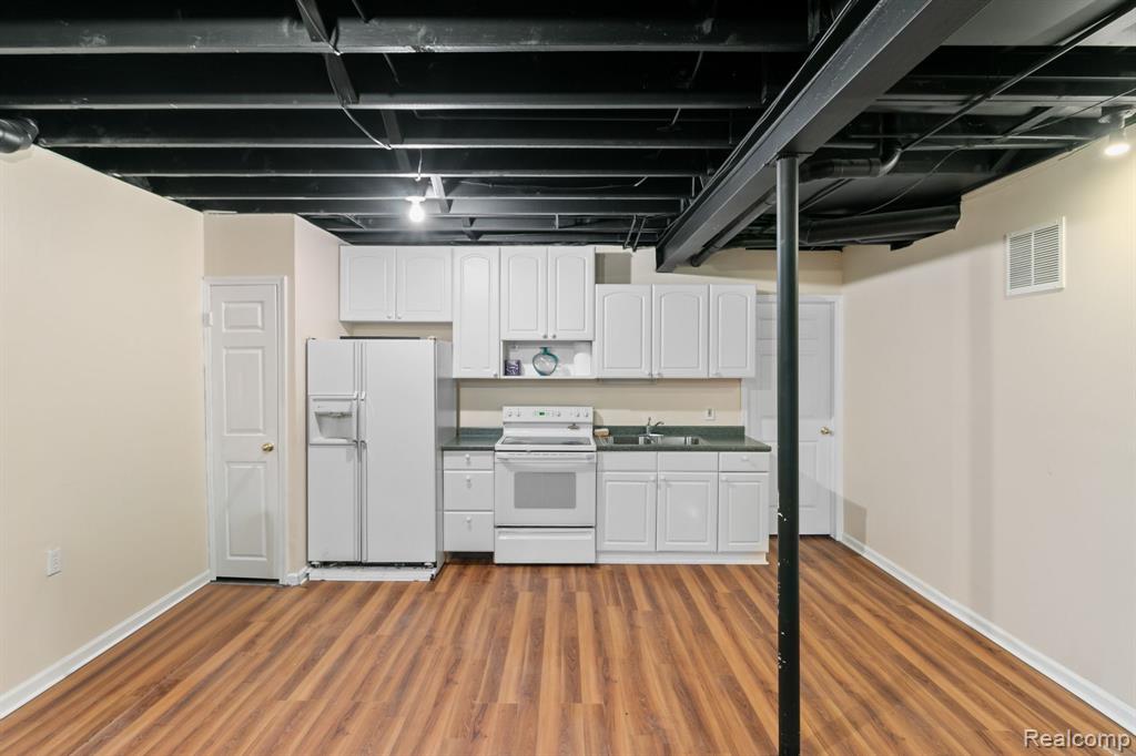 43552 INGLENOOK CT, Sterling Heights, MI 48314 — Photo 35
