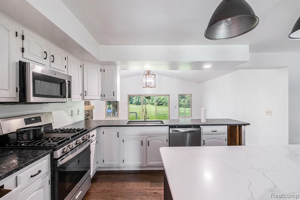 6695 River Road, Flushing, MI 48433 — Photo 8