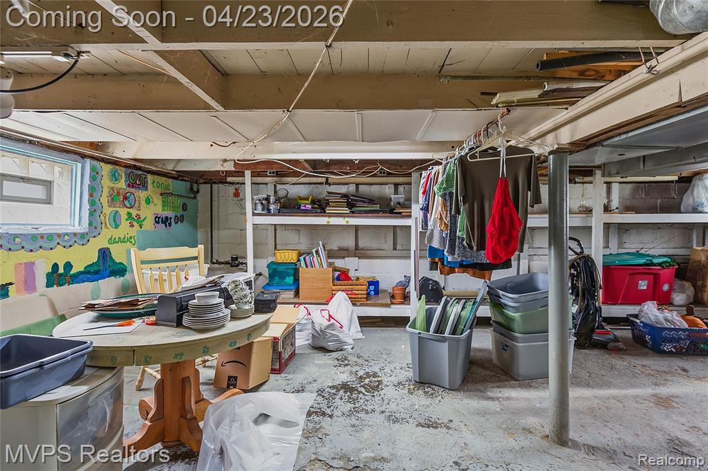 907 Batavia Avenue, Royal Oak, MI 48067 — Photo 22