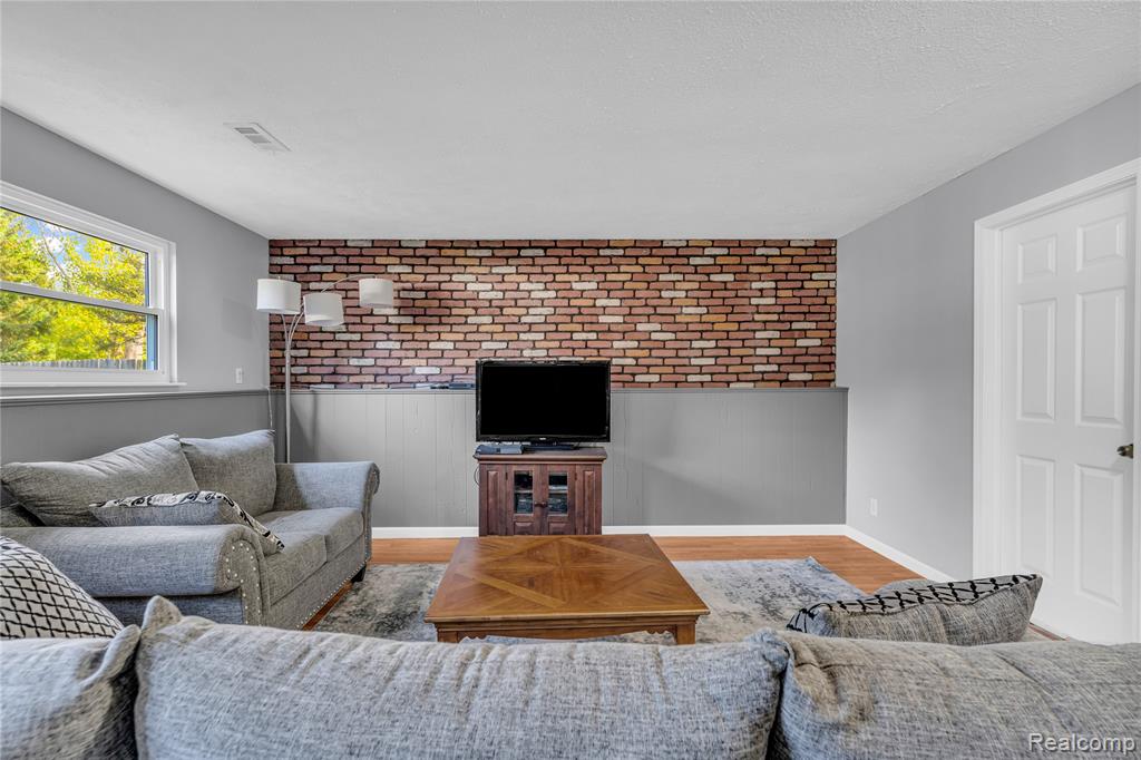 3145 S Fenton Road, Holly, MI 48442 — Photo 11