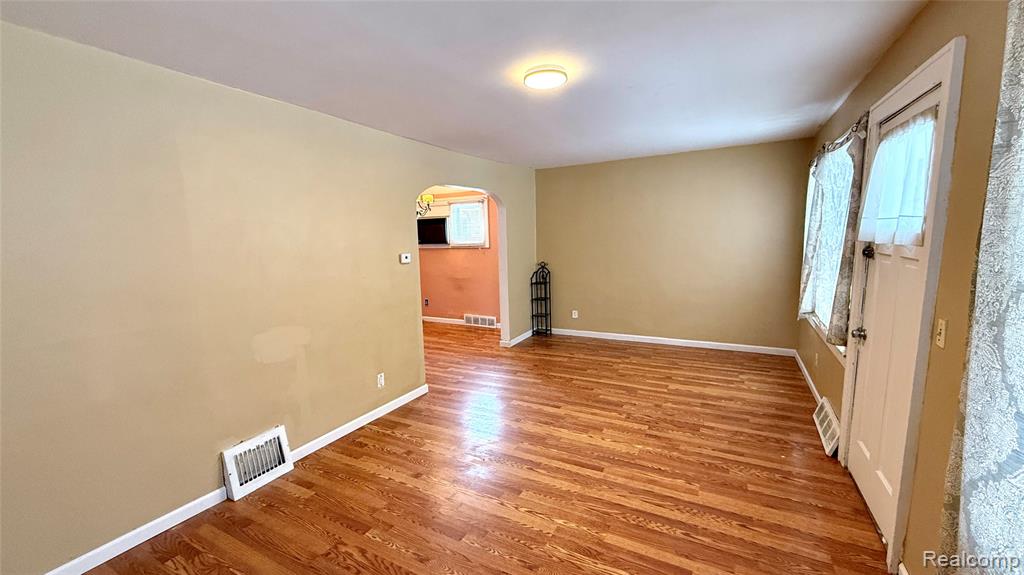 98 E New York Avenue, Pontiac, MI 48340 — Photo 6