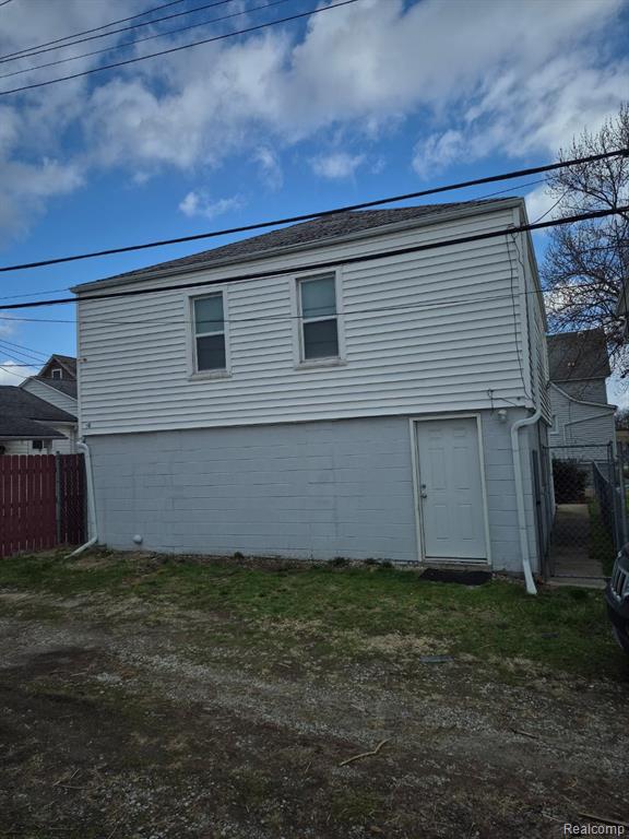633 Elm, Wyandotte, MI 48192 — Photo 2