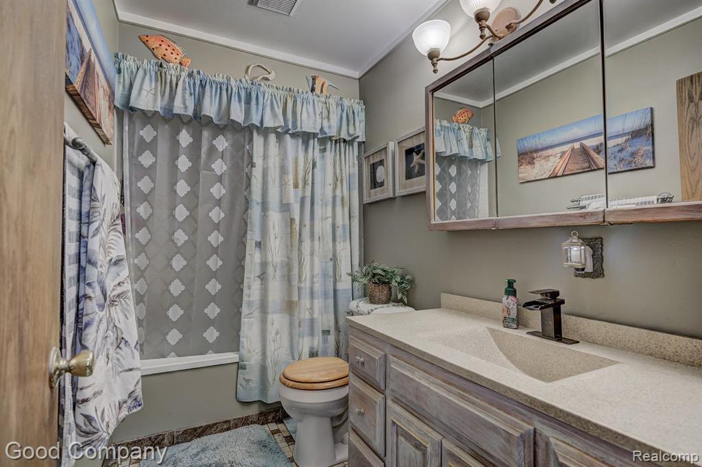 4615 FRAZHO Road, Warren, MI 48091 — Photo 23