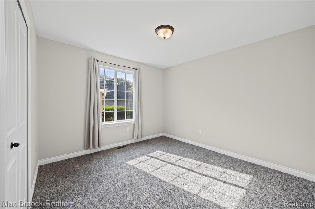 694 S Squirrel Road, Auburn Hills, MI 48326 — Photo 15