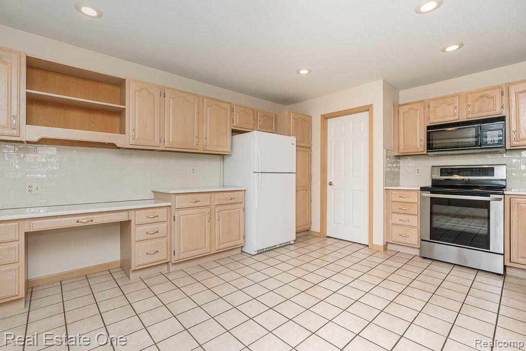 8187 Sawgrass Trail, Grand Blanc, MI 48439 — Photo 21