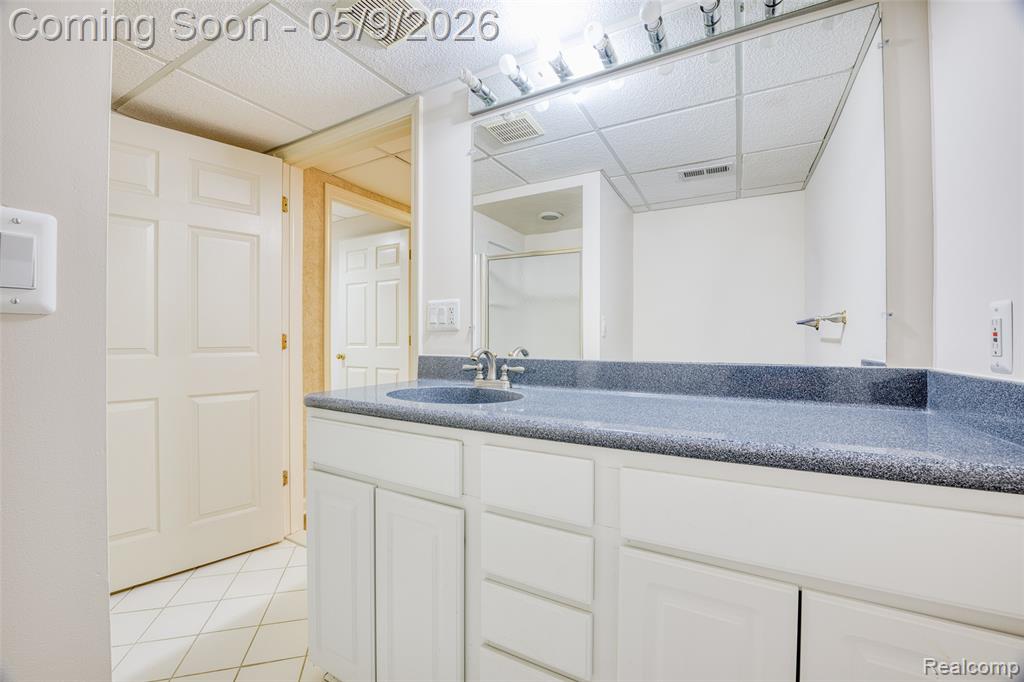 27966 Trailwood Court, Farmington, MI 48331 — Photo 43