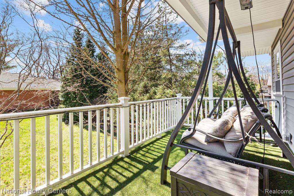 3706 Lakeview Boulevard, Orchard Lake Village, MI 48324 — Photo 20