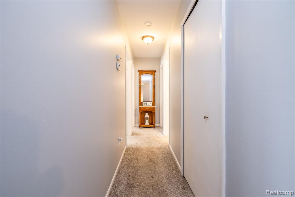5720 Berkley Drive, Waterford, MI 48327 — Photo 14