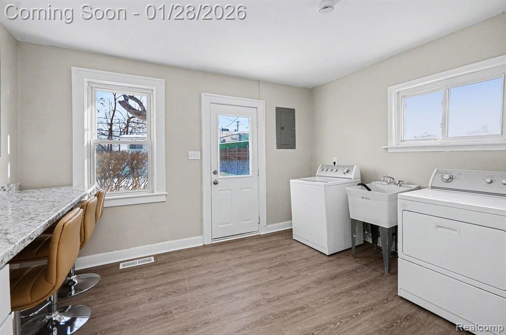 25034 Comfort, Center Line, MI 48015 — Photo 11