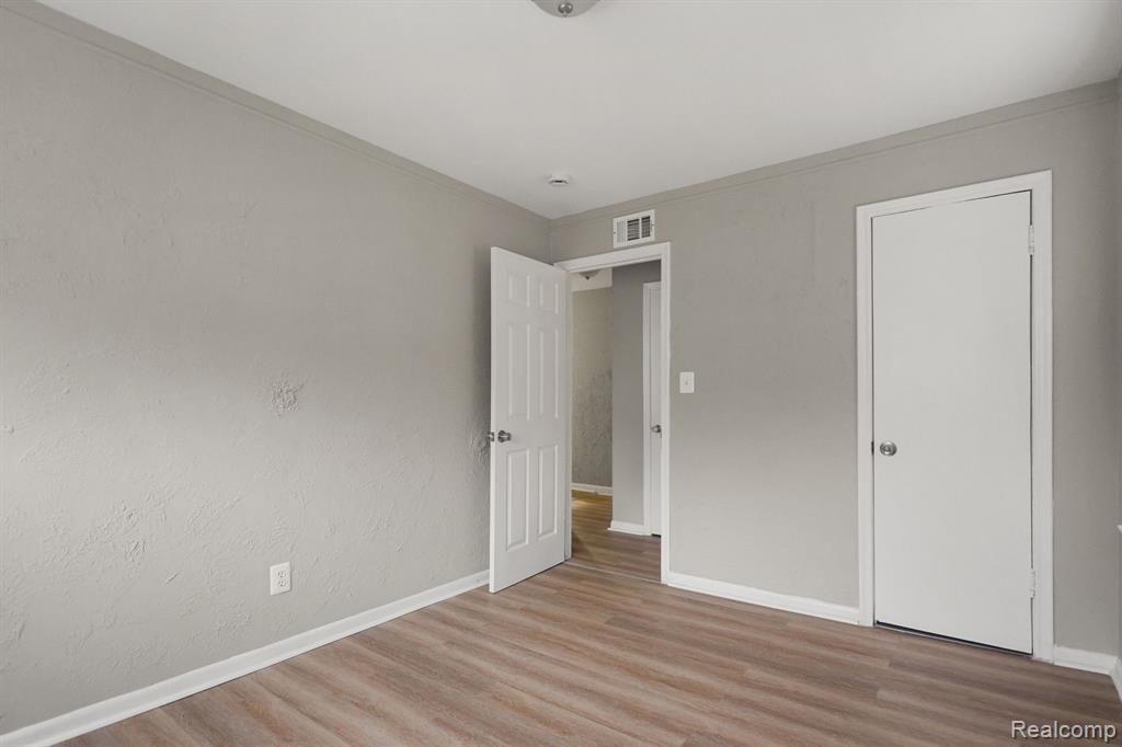 8499 MEADOW Avenue, Warren, MI 48089 — Photo 14