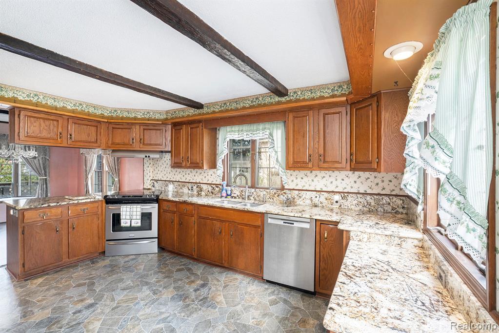 902 N Bridge Street, Linden, MI 48451 — Photo 5