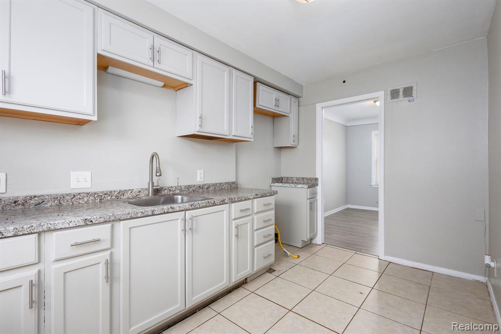 4683 Chatsworth Street, Detroit, MI 48224 — Photo 8
