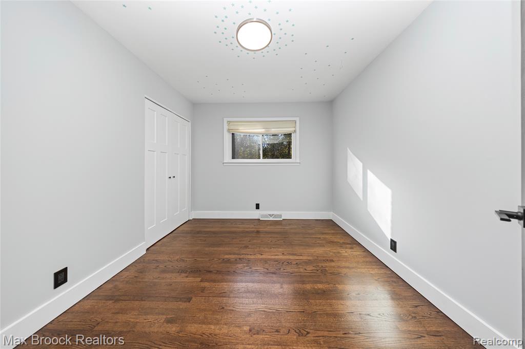 2724 Alveston Drive, Bloomfield, MI 48304 — Photo 27