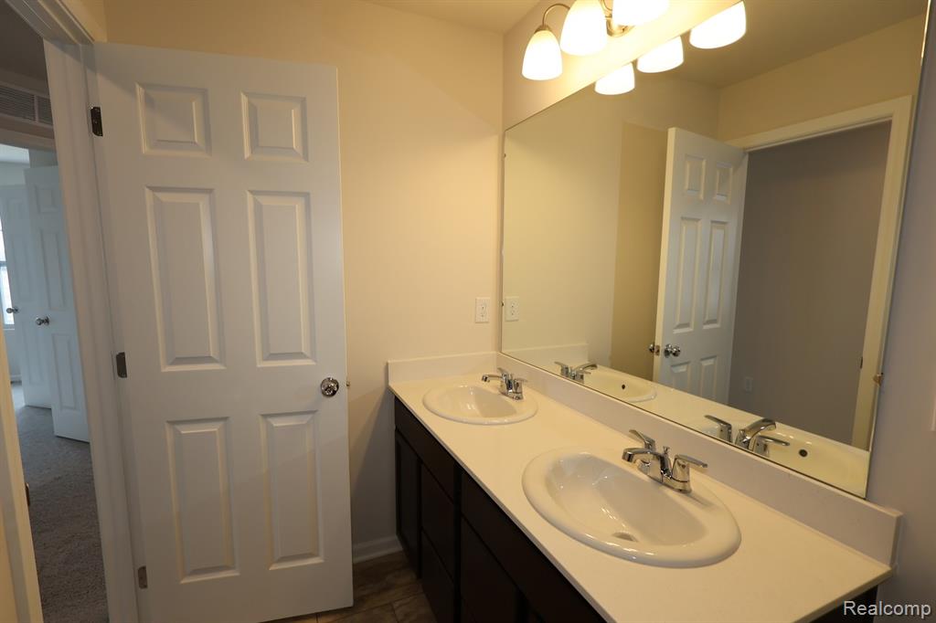 642 Harvest Way, Chelsea, MI 48118 — Photo 13