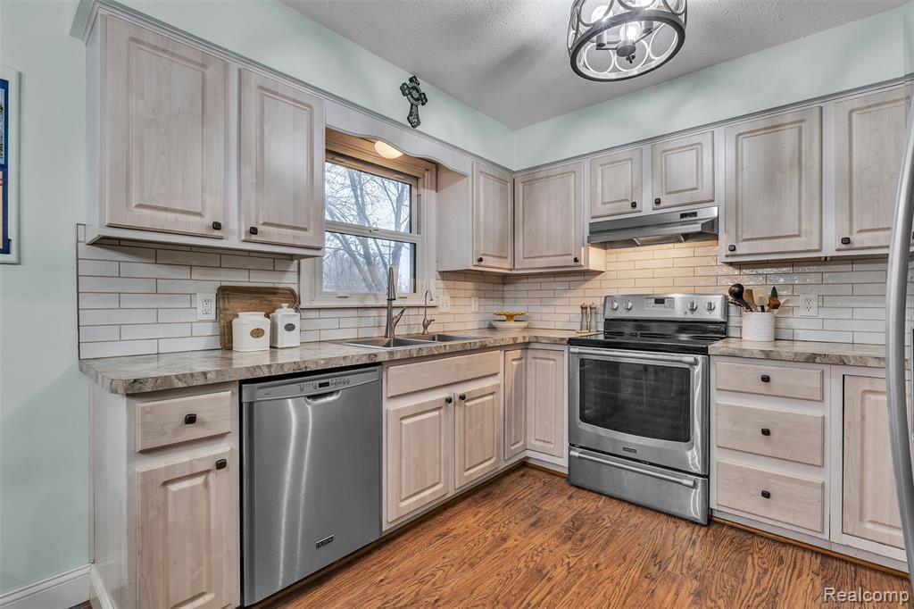 1641 Indian Road, Lapeer, MI 48446 — Photo 10