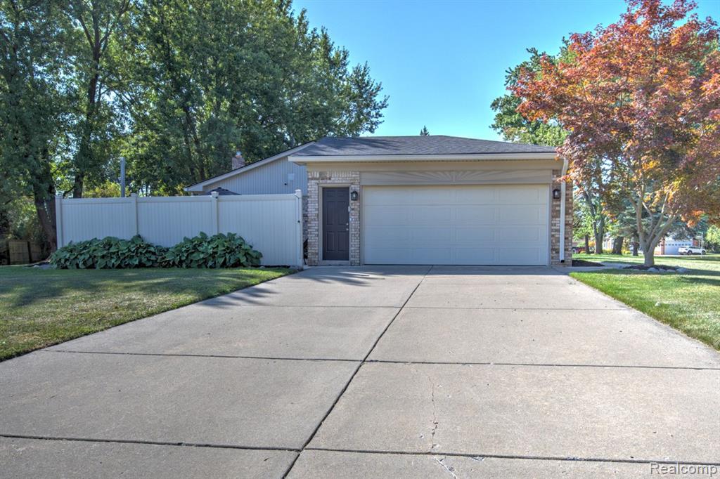 5250 Winchester Drive, Troy, MI 48085 — Photo 57