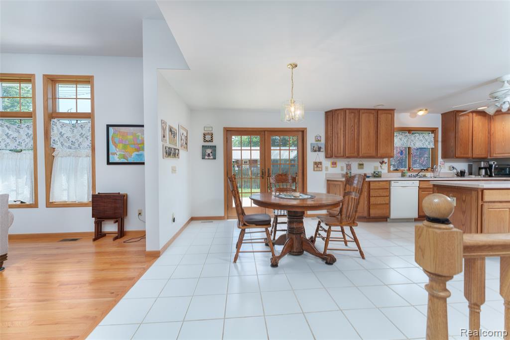 5382 Meadowlawn Road, Fowlerville, MI 48836 — Photo 5