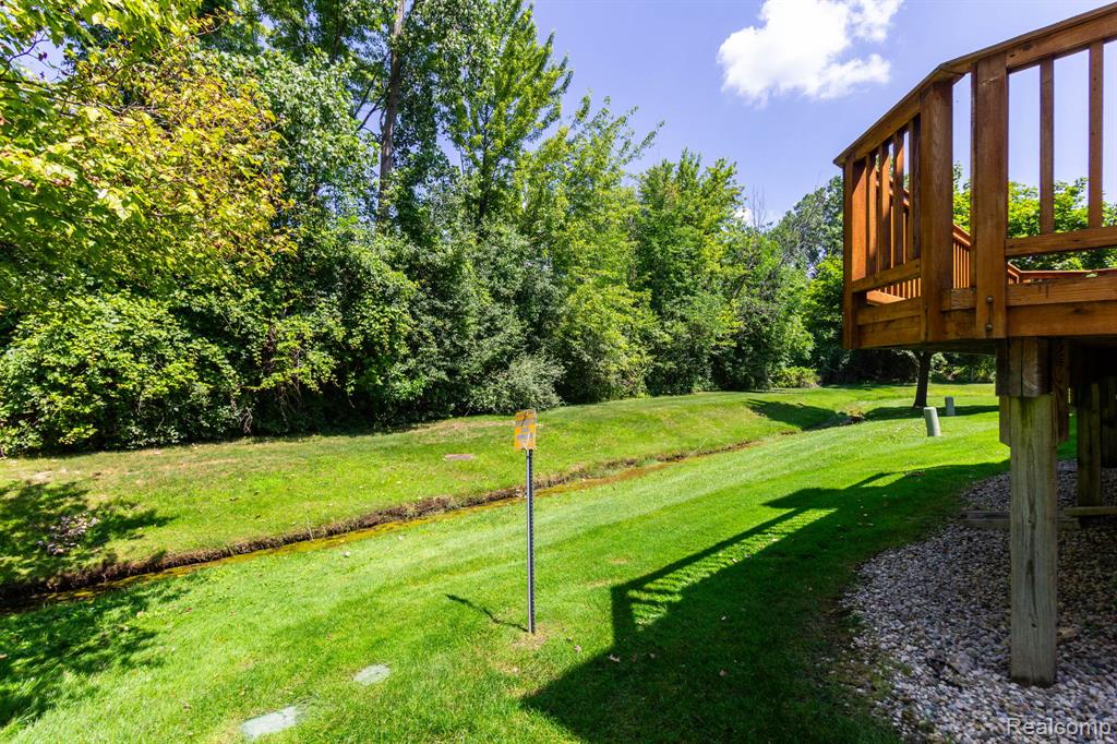 487 N Oak Drive, Commerce Twp, MI 48390 — Photo 41
