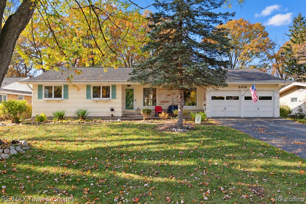 509 Sharon Drive, Flushing, MI 48433