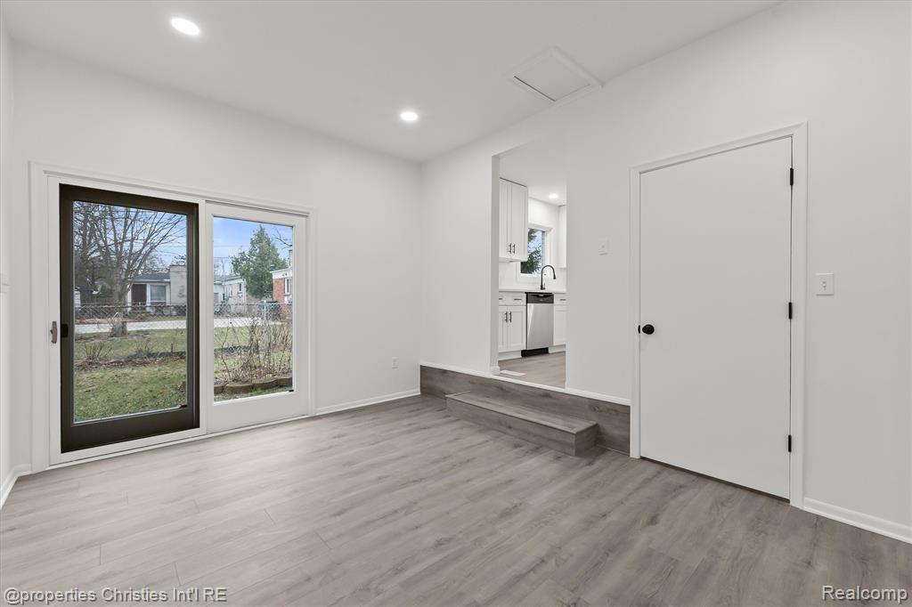 33355 Slocum Drive, Farmington, MI 48336 — Photo 13